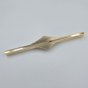 Feronerie si accesorii mobila