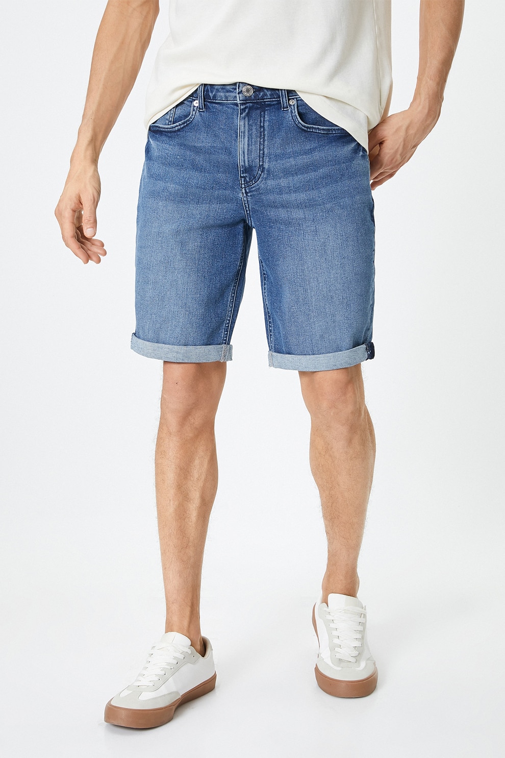 KOTON, Blugi scurti cu aspect usor decolorat, Albastru, 36