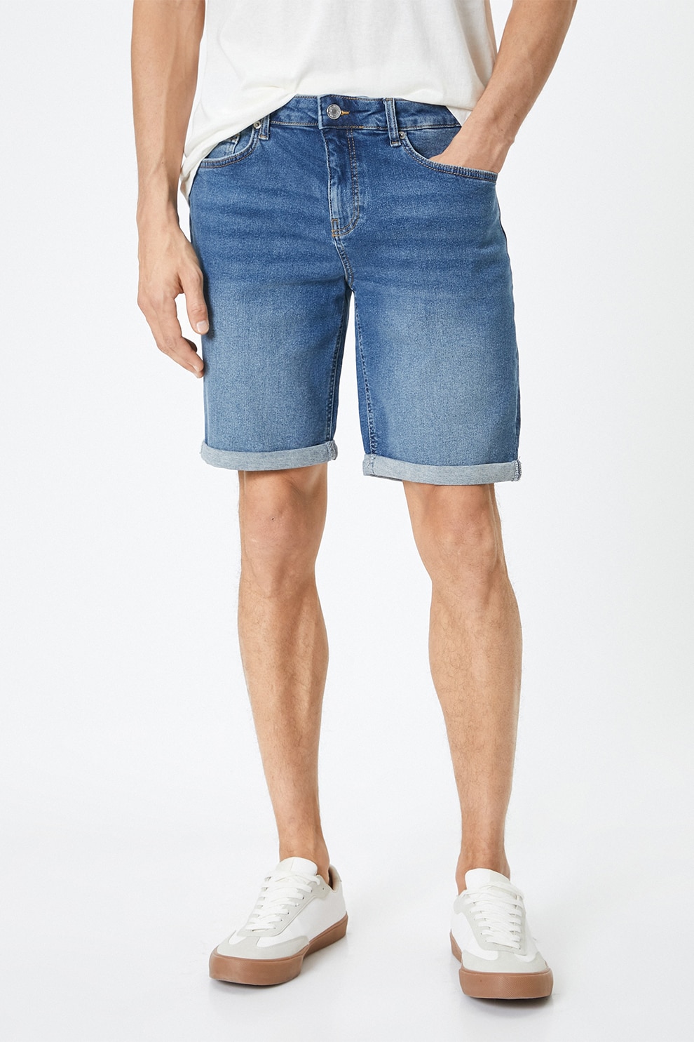 KOTON, Blugi scurti slim fit cu aspect usor decolorat, Albastru, 36