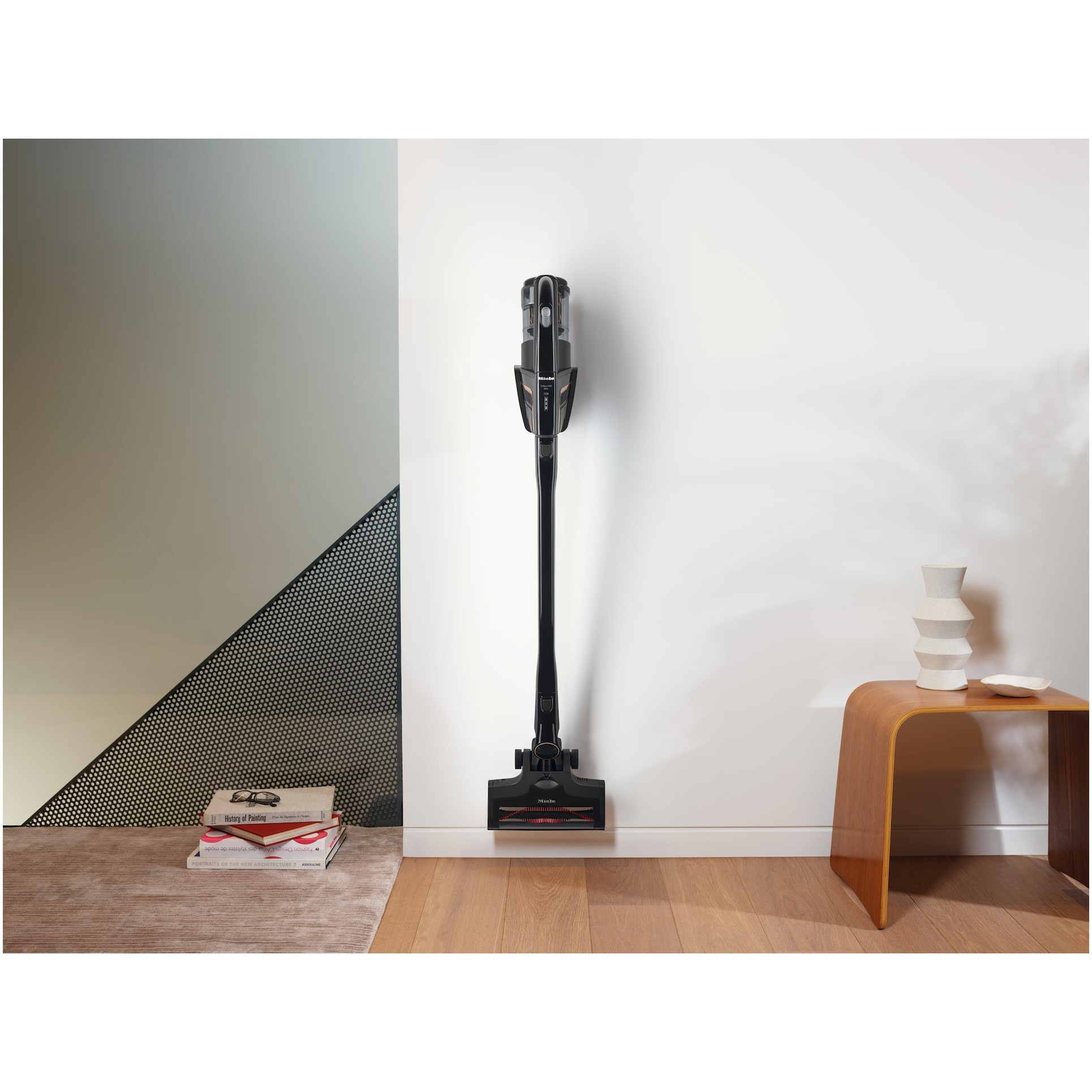 Aspirator vertical Miele Triflex HX2 125 Gala Edition, 3 in 1, 25,2 V, 192 W, perie electrica, Negru obsidian