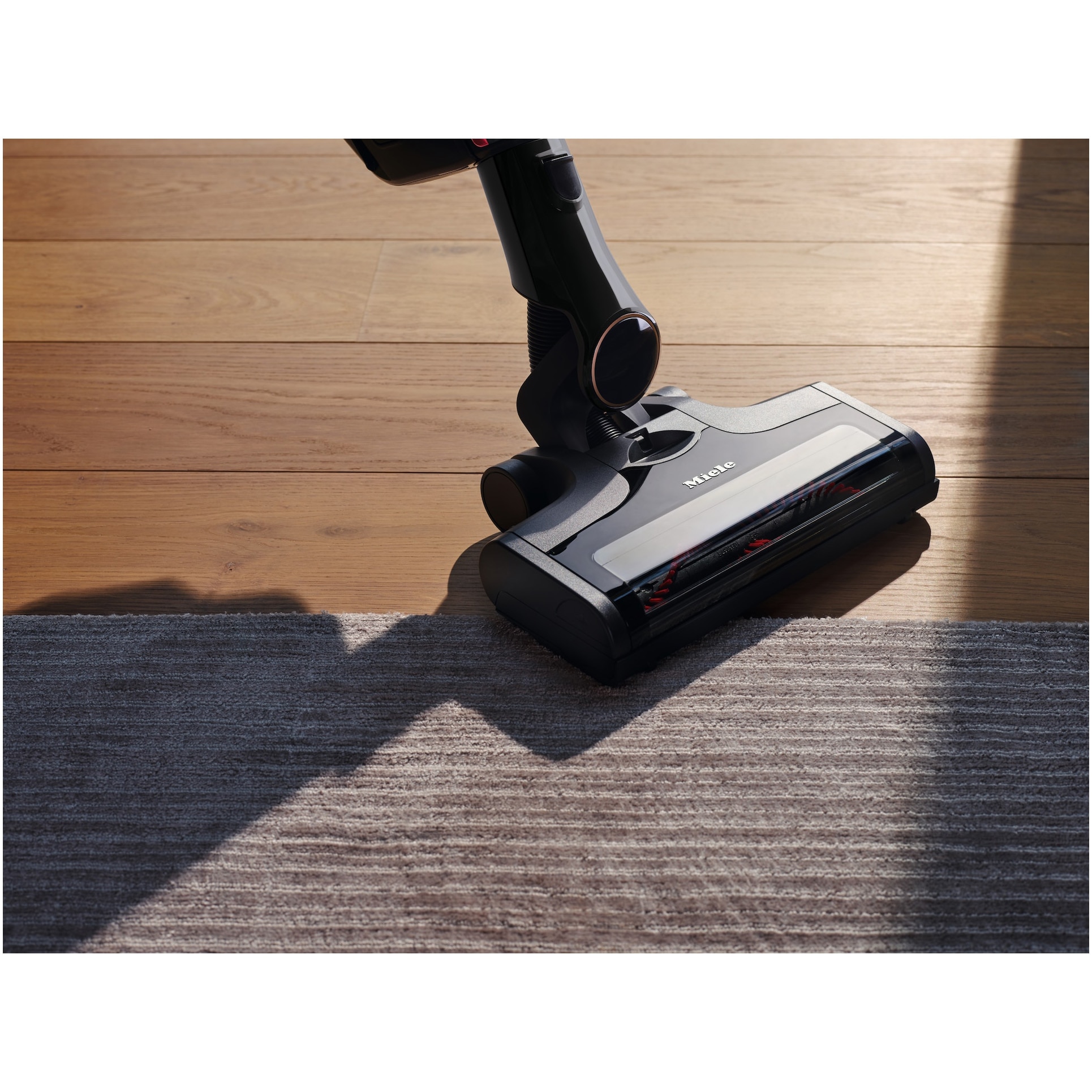 Aspirator vertical Miele Triflex HX2 125 Gala Edition, 3 in 1, 25,2 V, 192 W, perie electrica, Negru obsidian