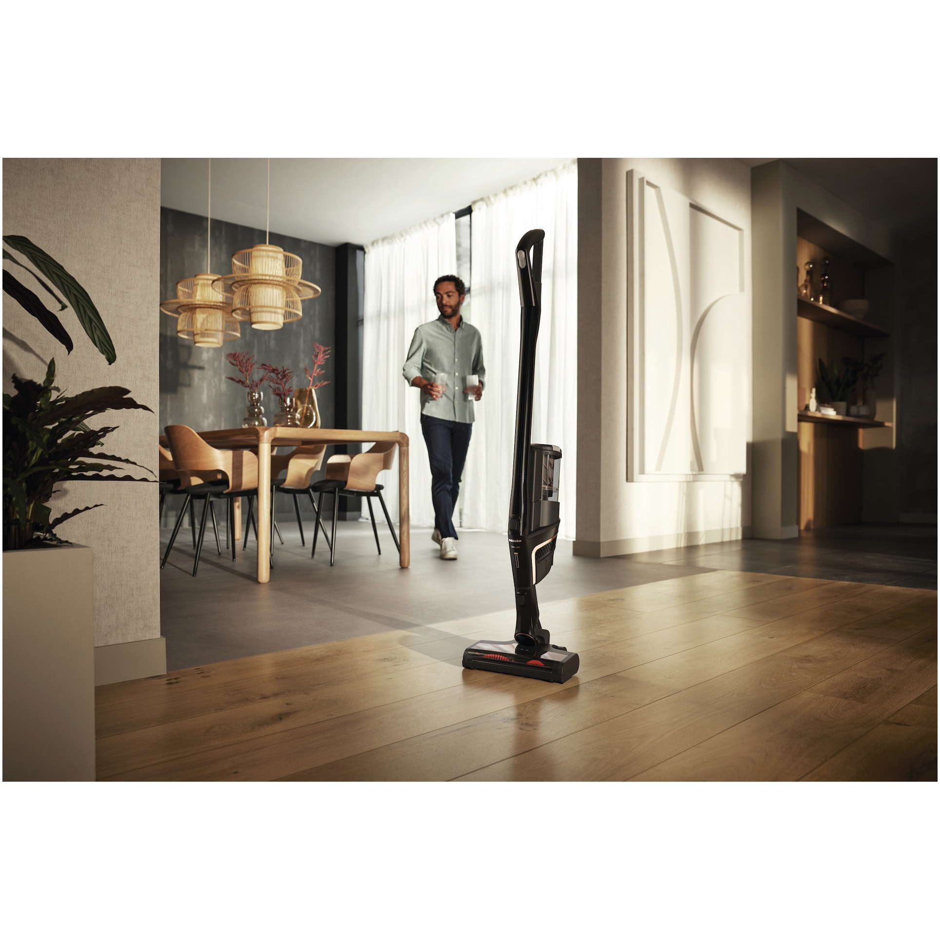 Aspirator vertical Miele Triflex HX2 125 Gala Edition, 3 in 1, 25,2 V, 192 W, perie electrica, Negru obsidian