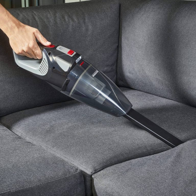 Aspirator de mana Severin, S7147, fara fir, ideal pentru masina si casa, aspirare umeda/uscata, 2 trepte putere, fara sac, operare usoara, statie de incarcare, include accesorii si geanta pentru transport, negru