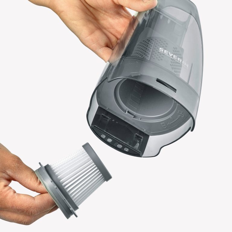 Aspirator de mana Severin, S7147, fara fir, ideal pentru masina si casa, aspirare umeda/uscata, 2 trepte putere, fara sac, operare usoara, statie de incarcare, include accesorii si geanta pentru transport, negru