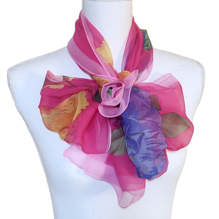 Esarfa voal, model floral multicolor pe fond ciclam, 160 x 50 cm