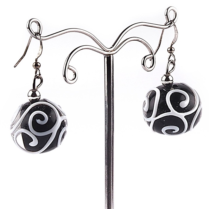 Cercei RONDINE SFERICA culoare negru cu alb