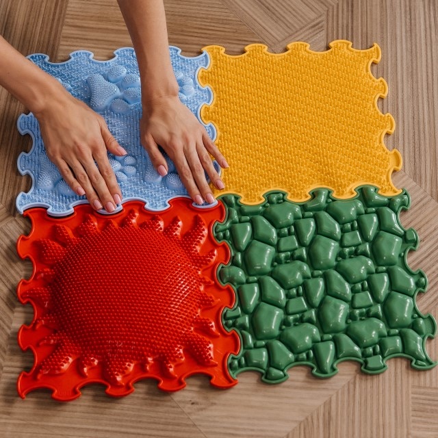 Covoras ortopedic, senzorial, set puzzle, 4 piese cu diferite