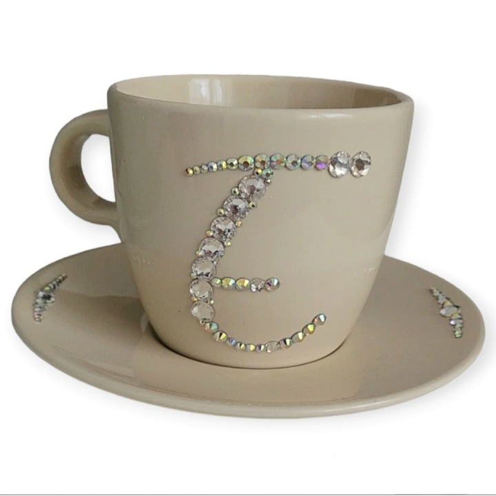 Cana cu farfurie bej lucios, personalizata cu cristale Swarovski, by Alexandra Vacarusi