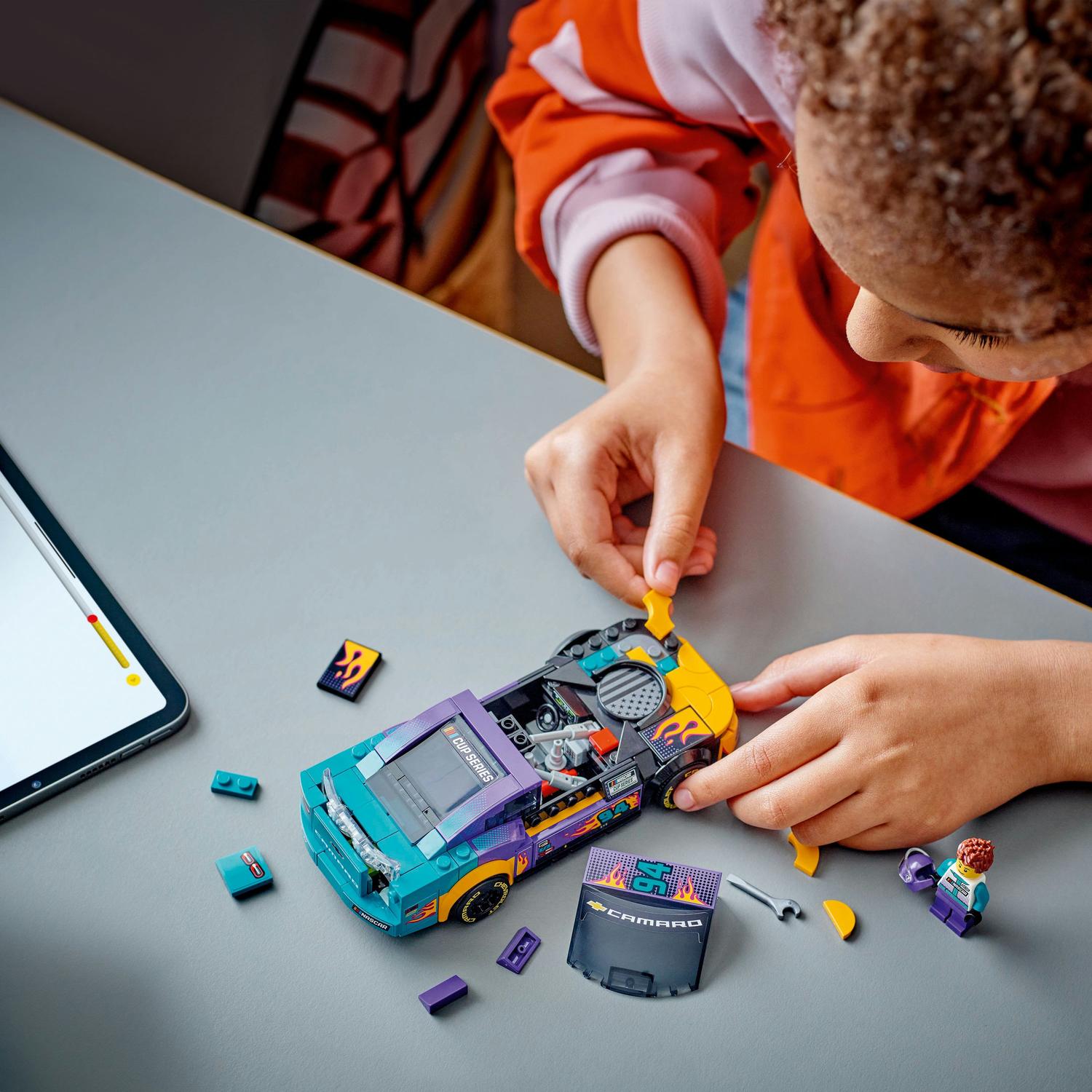 LEGO® Speed Champions - NASCAR® Next Gen Chevrolet Camaro ZL1