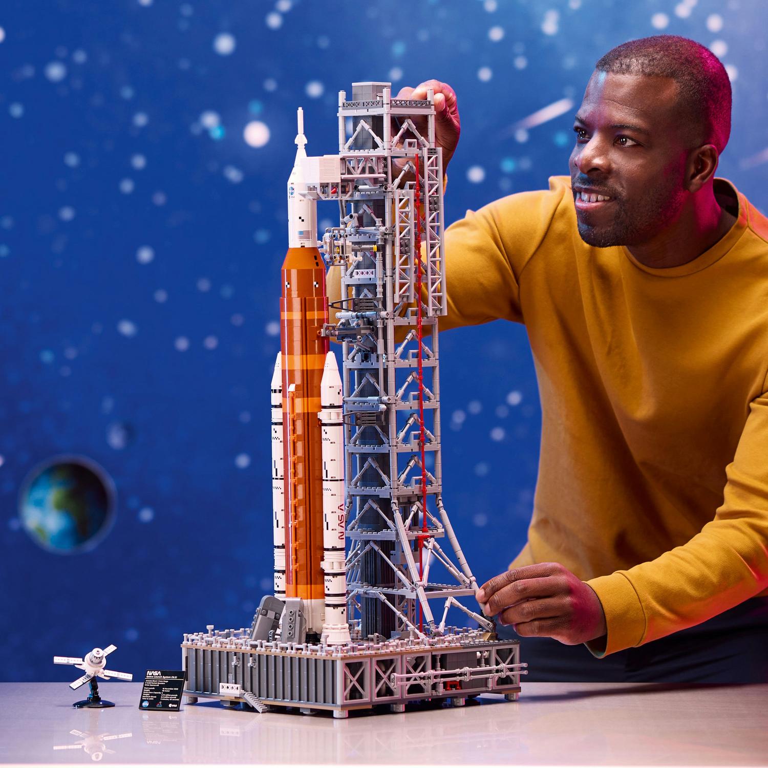 LEGO® Icons - Sistemul de lansare spatiala Artemis al NASA 10341