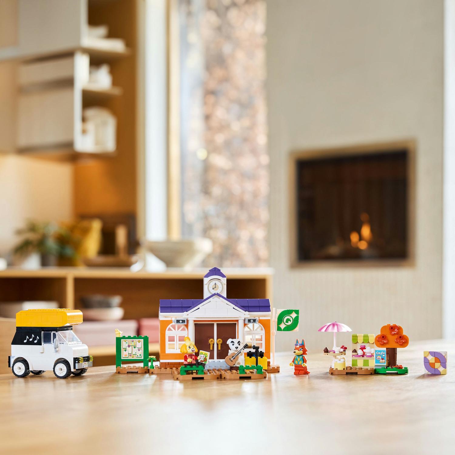 LEGO® Animal Crossing™ - Concertul lui K.K. la Plaza 77052, 550