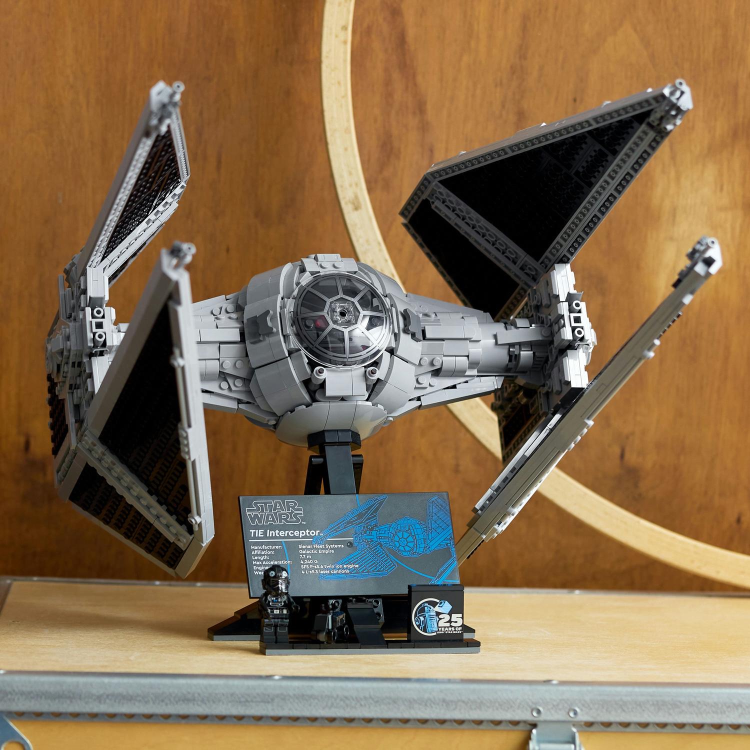 DL01月の岩 LEGO® Star Wars TM - Interceptor TIE 75382, 1931 piese - eMAG.ro
