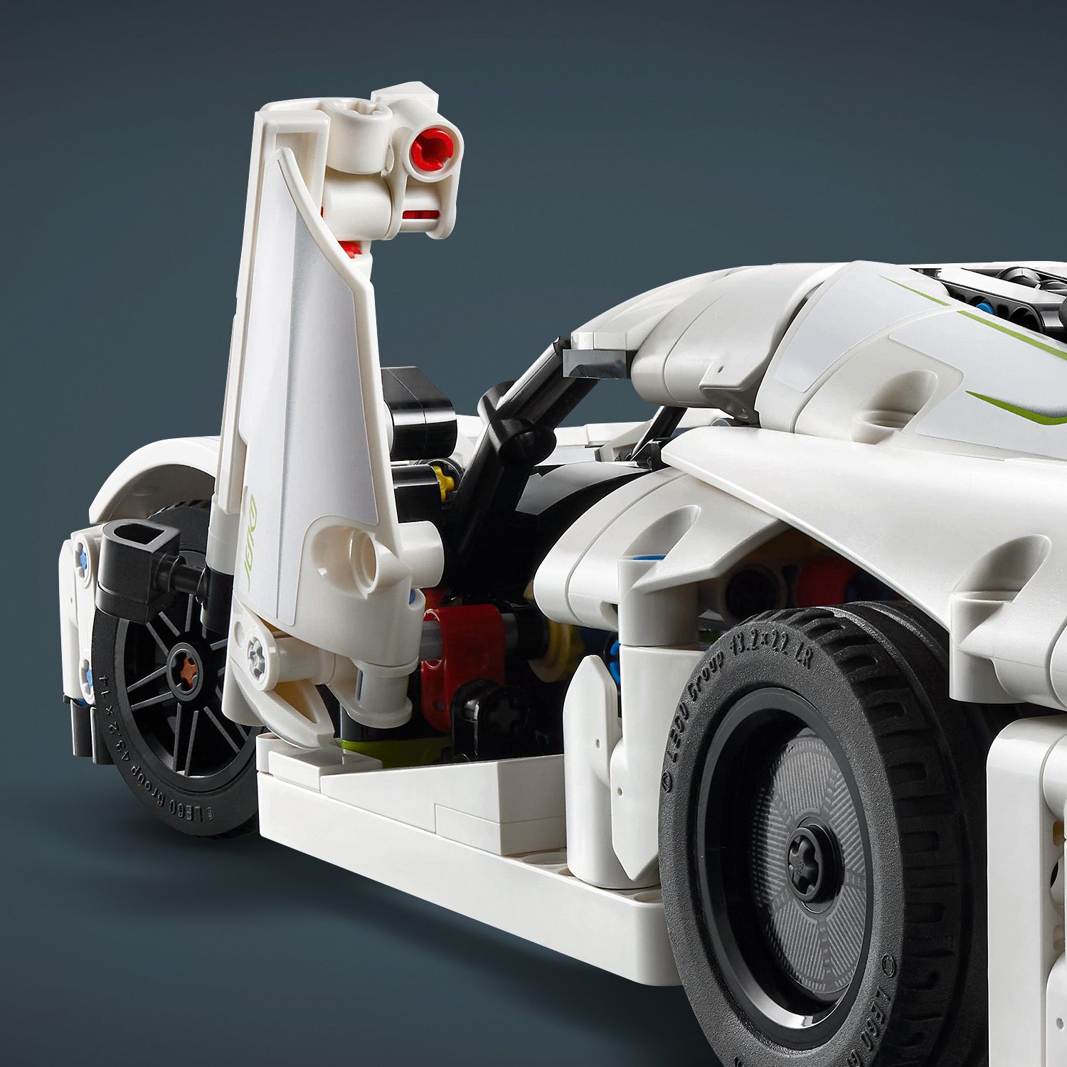 LEGO® Technic - Hipermasina Koenigsegg Jesko Absolut alba 42184