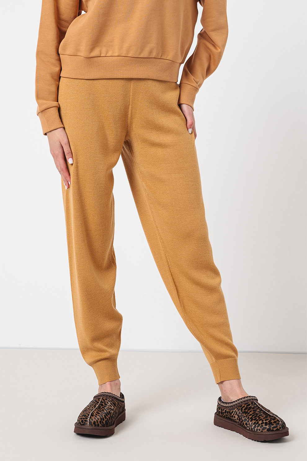 ARMANI EXCHANGE, Pantaloni lejeri tricotati fin din amestec de lana, Maro Ocru, S