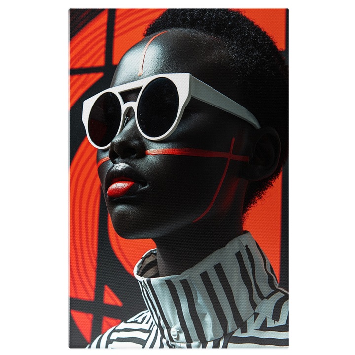 Картина на платно Черната жена със слънчеви очила с бяла рамка и червени ивици по лицето в бяла блуза на ивици, дигитална картина 60x40CM