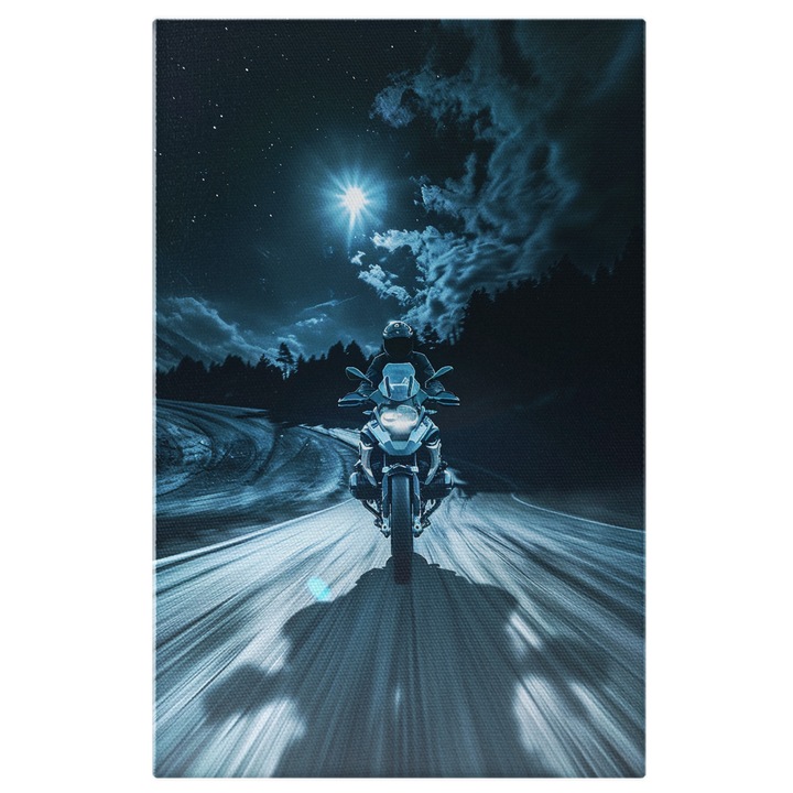 Платно Картина Моторист в тъмното, Човек с екипировка и каска на безлюден път в полунощ, Дигитална картина 60x40CM