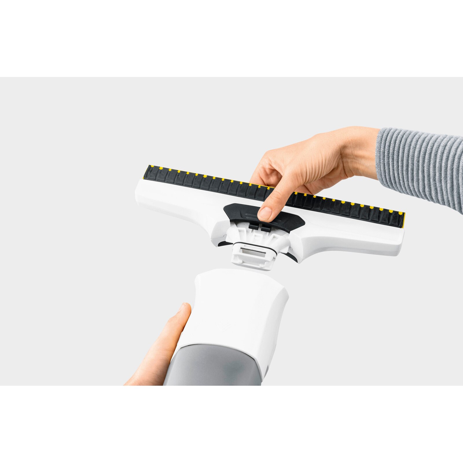 Aparat de curatat geamuri Karcher 1.633-750.0 WV 6 Bath Edition alimentat cu baterie, rezervor de 150 ml, timp de functionare 100 minute, alb/negru