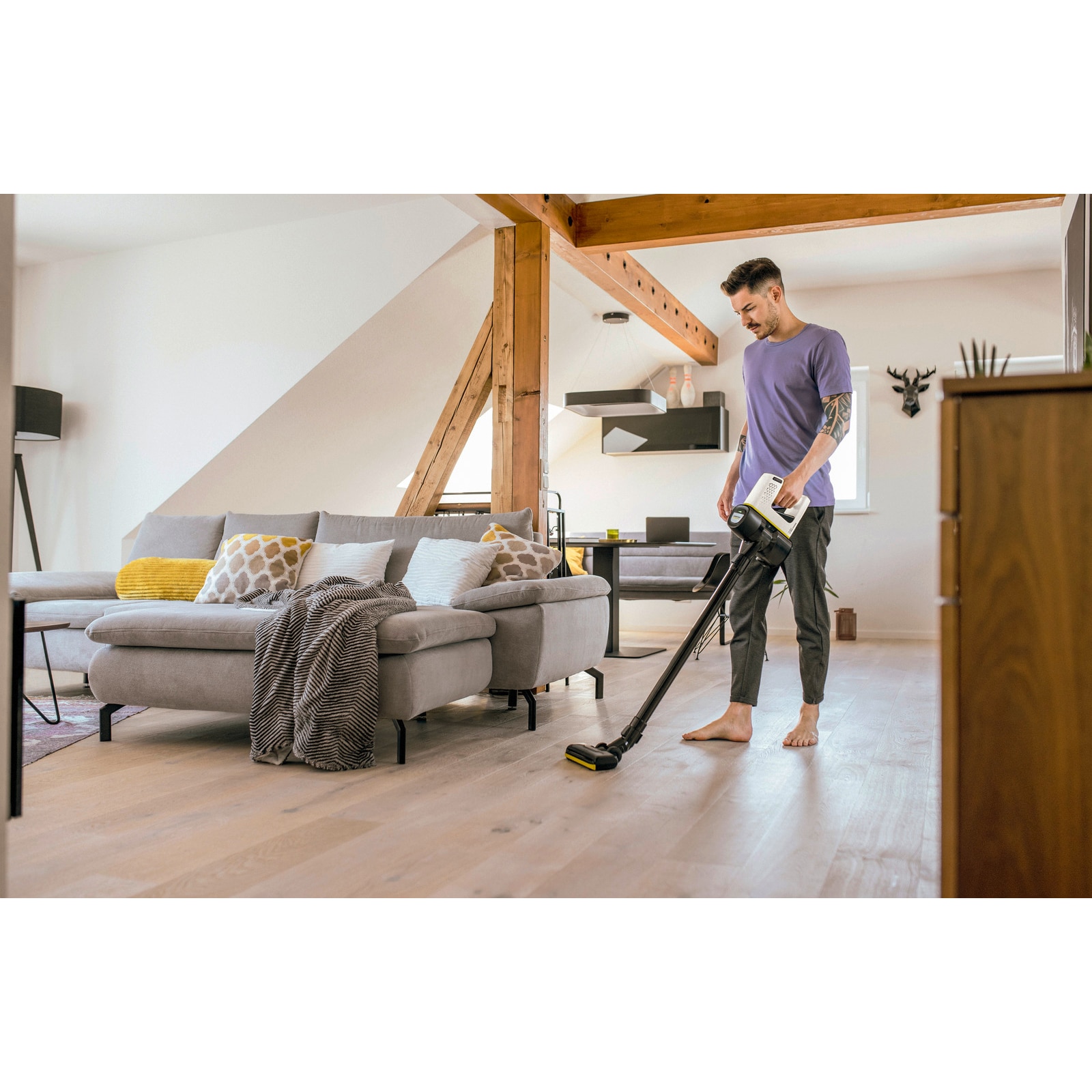 Aspirator auto KARCHER VC 4 fara fir, portabil, negru