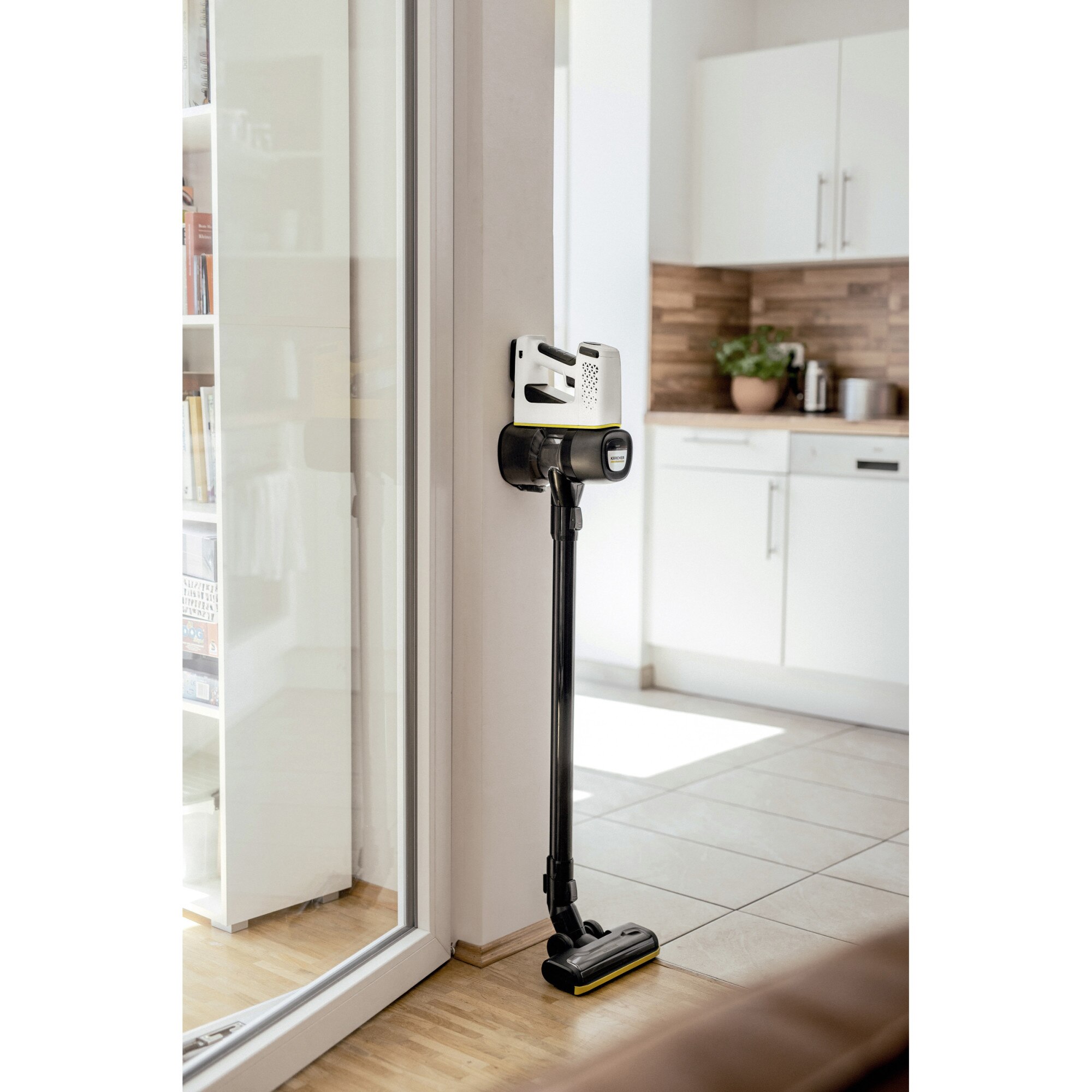 Aspirator auto KARCHER VC 4 fara fir, portabil, negru