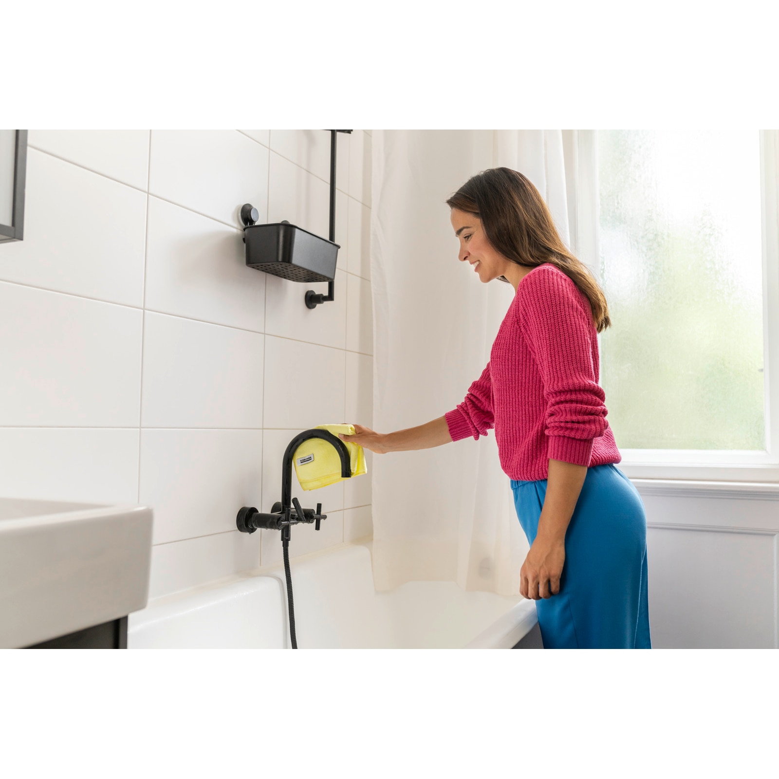 Aparat de curatat geamuri Karcher 1.633-750.0 WV 6 Bath Edition alimentat cu baterie, rezervor de 150 ml, timp de functionare 100 minute, alb/negru