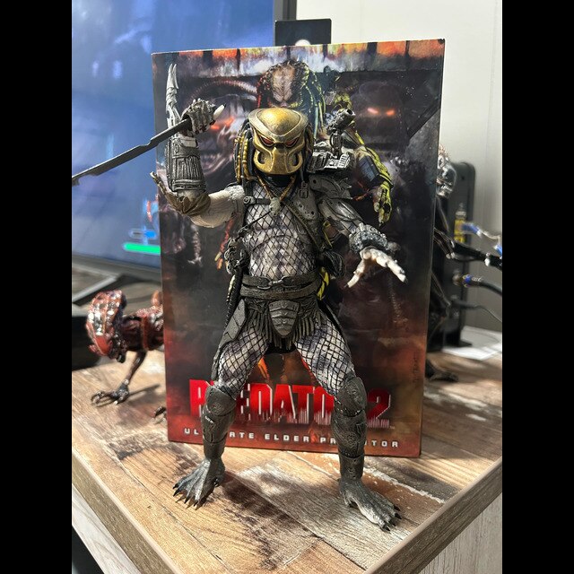 Figurina Predator 2, Elder Predator Ultimate 7 - eMAG.ro