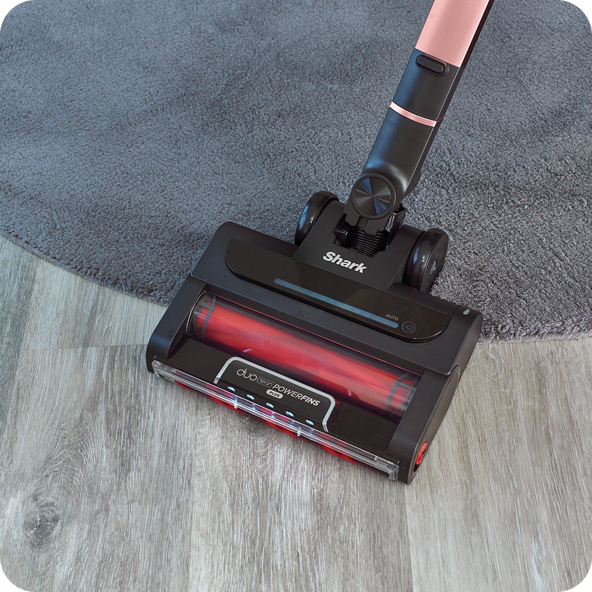 Aspirator fara fir cu tehnologie anti hair-wrap plus Shark IZ400EU, Flexology True Pet, 309 w, 25.2v autonimie pana la 60 de min, negru/rose