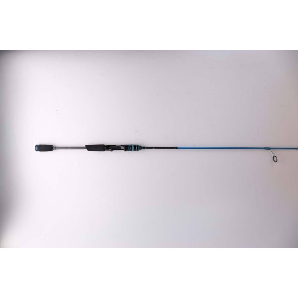 Lanseta Ryobi-Num Blue Fuji, 2 elementi, lungime 2.4m, greutate