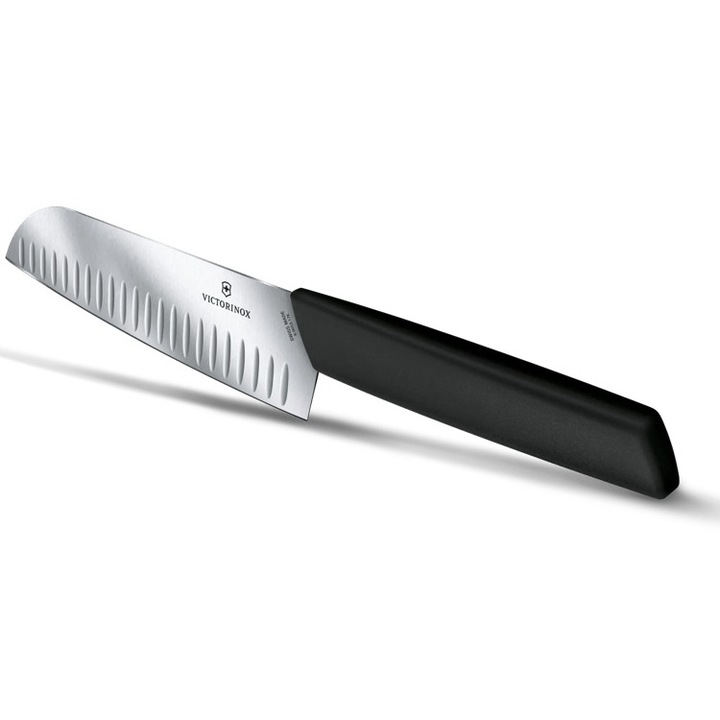 Cutit santoku Victorinox Swiss Modern, lama cu caneluri 17 cm, maner negru plastic