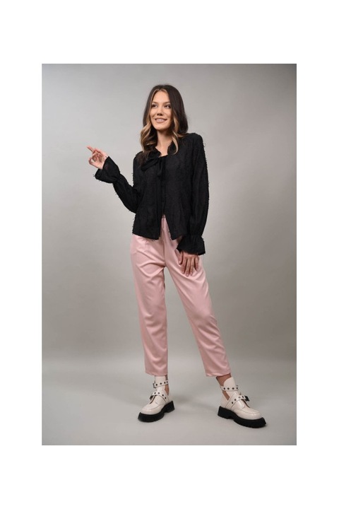 Világító tollas ing, Fekete