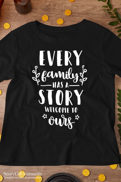 Tricou Barbati cu mesaj din care reiese ca orice familie are o poveste unica cu imprimeu pe Fata, 100% Bumbac, Negru, XL