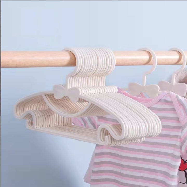 Umerase pentru haine, Enforose, set 40 buc, design tip fluture, plastic rezistent, alb