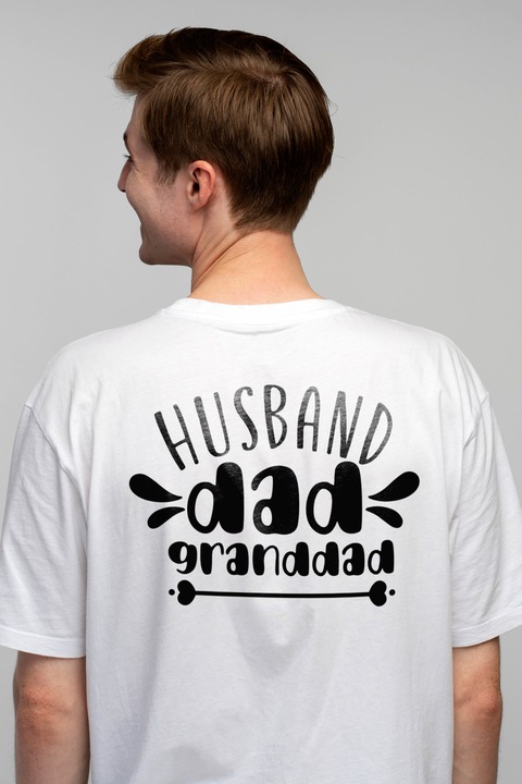 Tricou Barbati cu textul "Husband, dad, granddad" - sot tata bunic familie cu imprimeu pe Spate, 100% Bumbac, Alb, XS