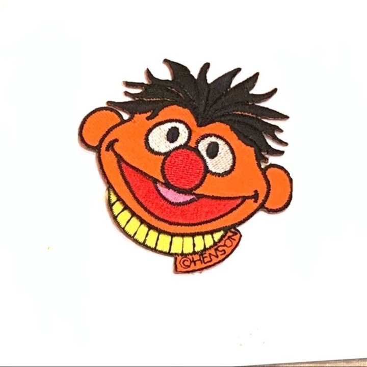 Petic textil brodat Sesame Street Ernie 8x7.3 cm