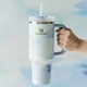 Cana Termos, Stanley Quencher H2.0 Flowstate™ Tumbler, 1.2 Litri, Special Edition, Cool Serene Brushstrokes, Otel inoxidabil