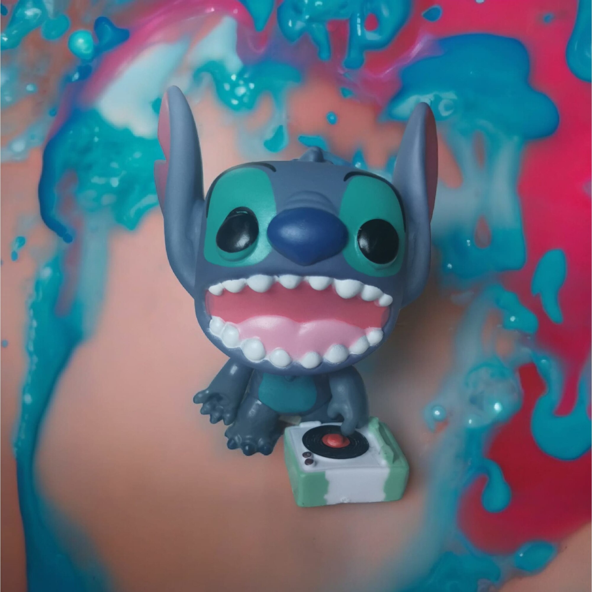 Figurina POP, DJ Stitch, multicolor, 10 cm - eMAG.ro