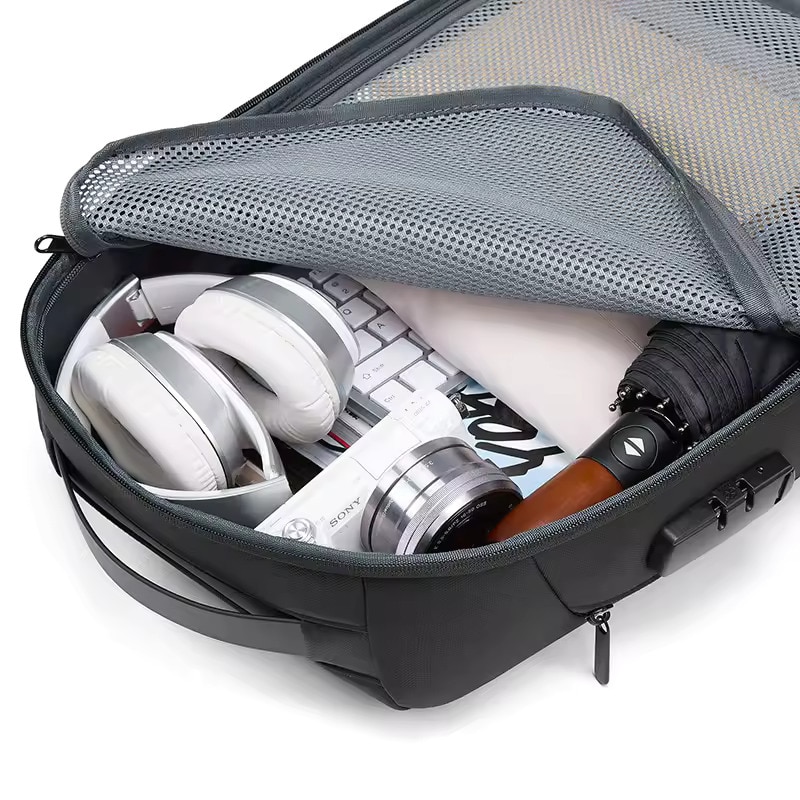 Rucsac laptop 15.6", smart casual, impermeabil cu sistem antifurt, port de incarcare USB tip C, GETICS, 28x15x44 cm, Negru