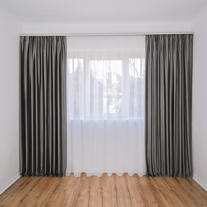 Set Complet Decolis, Draperie Catifea Gri 2 buc x 175 cm, cu Perdea Triplu Voal Alb 1 buc x 400 cm, H-250 cm