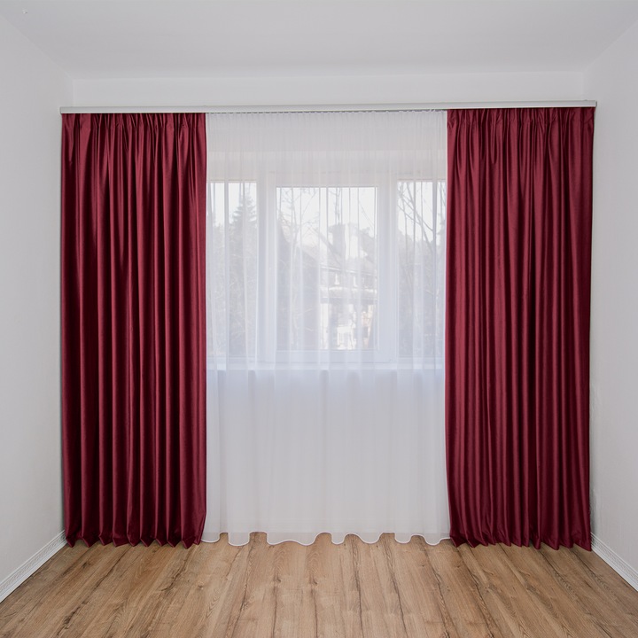 Set Complet Decolis, Draperie Catifea Visiniu 2 buc x 200 cm, cu Perdea Triplu Voal Alb 1 buc x 500 cm, H-250 cm