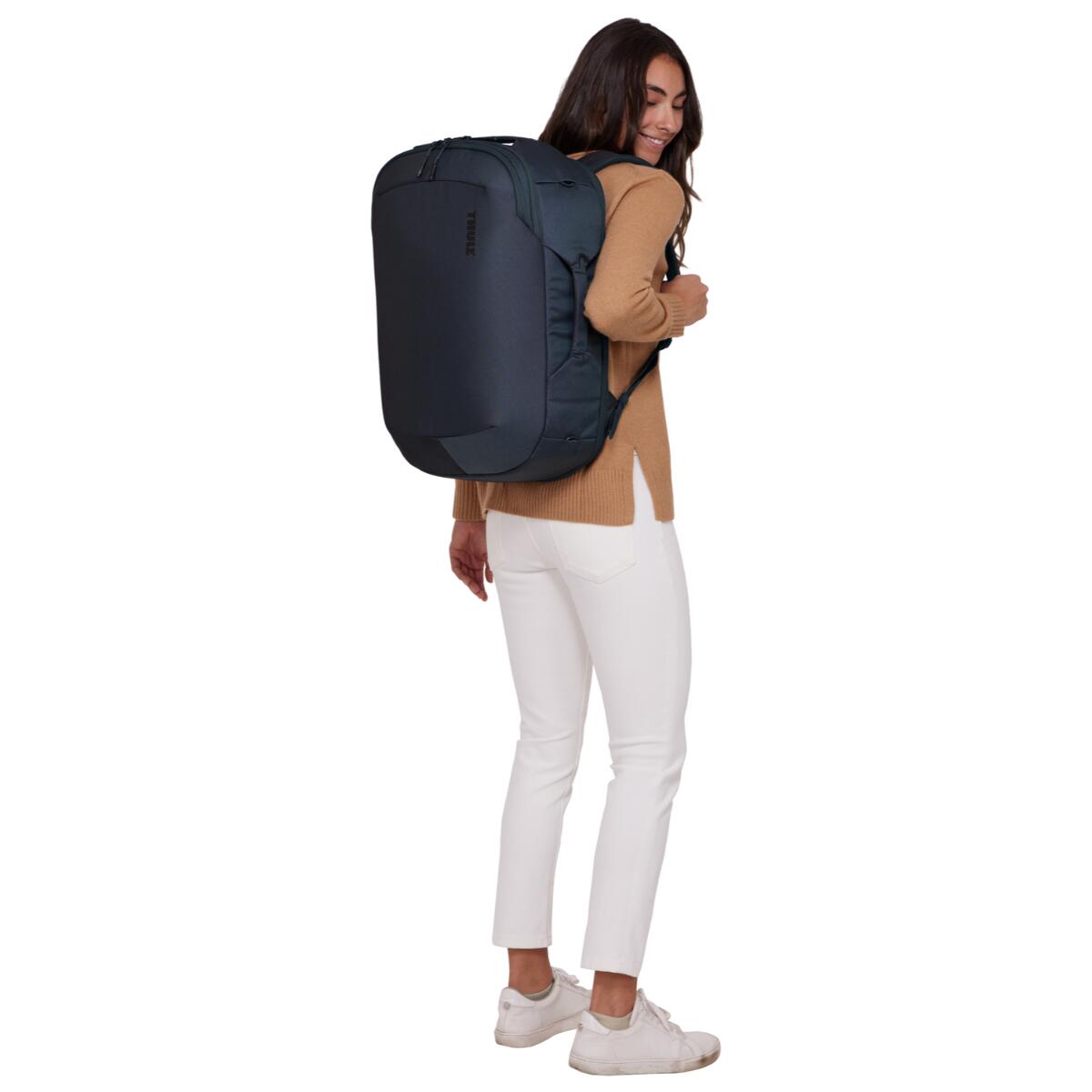 Rucsac de calatorie potrivit pentru un laptop 16" si o tableta de 12.9", 40 L, Negru