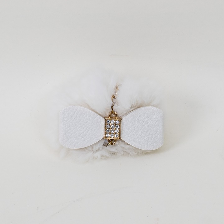 Lefelé kulcstartó, masnis modell, fehér színű, 13x7 cm, BSP / CD1087_4