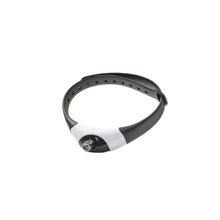 Interaktív lézeres játék macskáknak, nyakörv típusú, állítható, USB-n keresztül tölthető, fekete