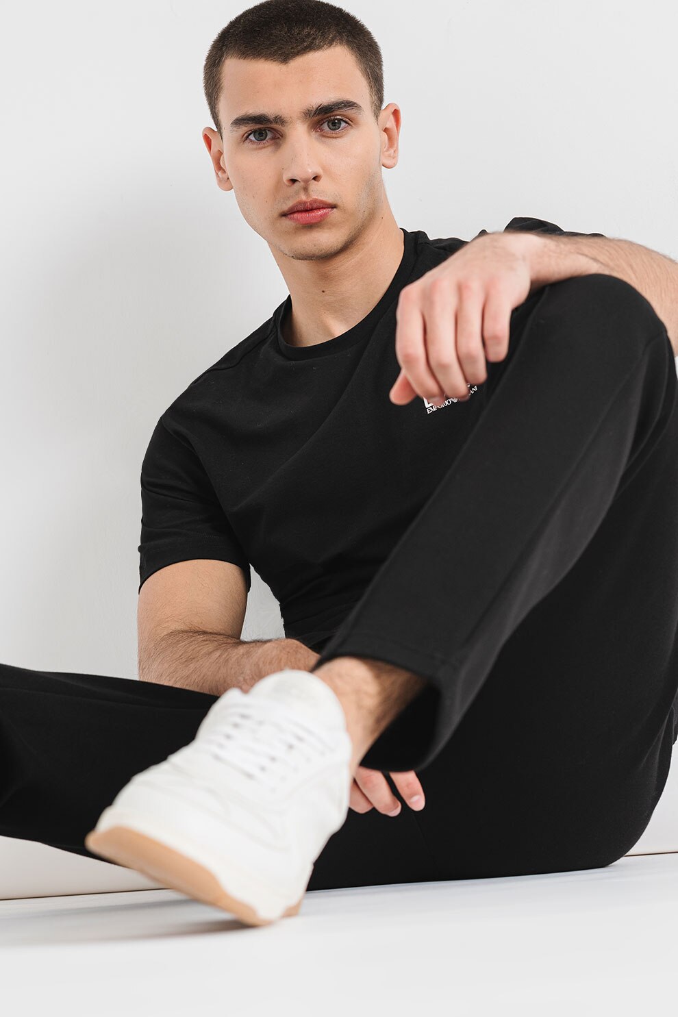 EA7, Tricou cu decolteu la baza gatului si logo, Alb, Negru, XL