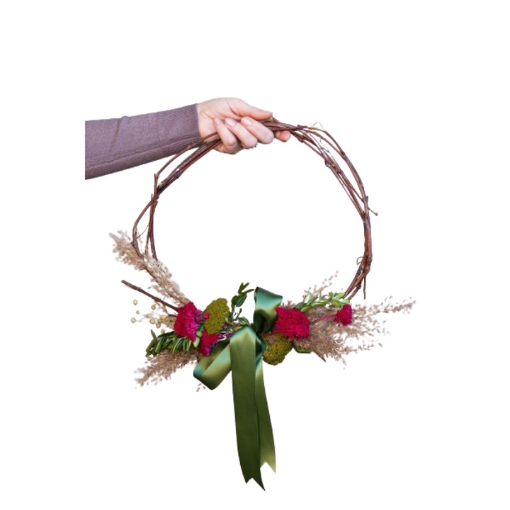 Coronita flori naturale uscate, baza crengoasa de 30 cm diametru, panglica saten verde