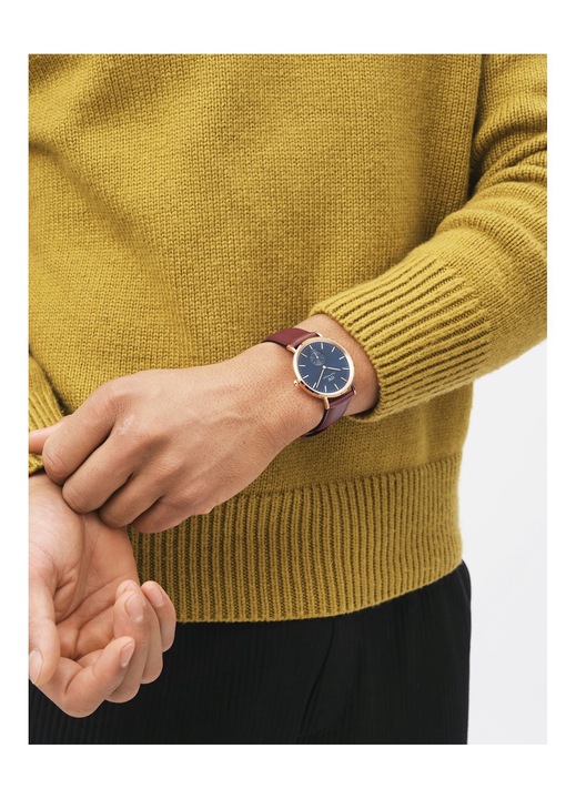 Часовник Daniel Wellington Classic Multi-Eye St Mawes, PVD корпус от розово злато, син циферблат, кафява кожена каишка, 30 метра водоустойчивост, 2 години гаранция