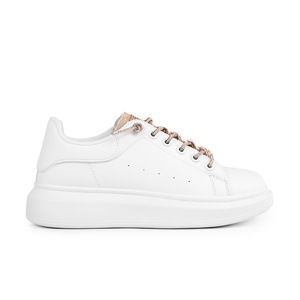 Дамски спортни обувки