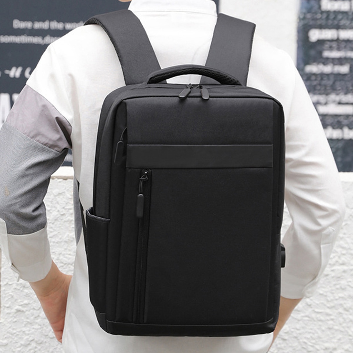 Ghiozdan laptop AMRINUGL, 15.6 inch, negru, cu port USB, 40x30x11cm, 2 buzunare frontale
