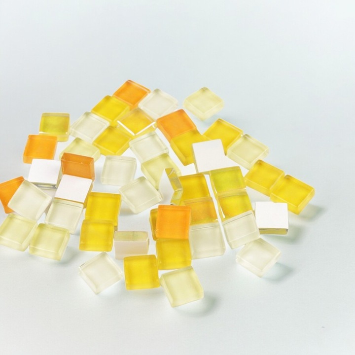Set 35 pietre decorative de mozaic din sticla Crisalida, 10 x 10 mm, Galben
