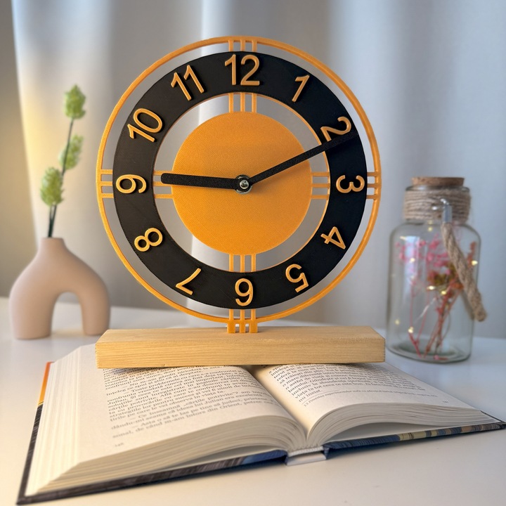 Ceas decorativ, Mecanism SILENTIOS, DECORADI®, Eco-friendly, Baza din Lemn Natural, Afisare cu cifre arabe, Design Abstract, Auriu / Negru 22 cm – Cadou sau Ceas de camera decorativ cu design modern, Printat 3D din PLA(plastic biodegradabil)