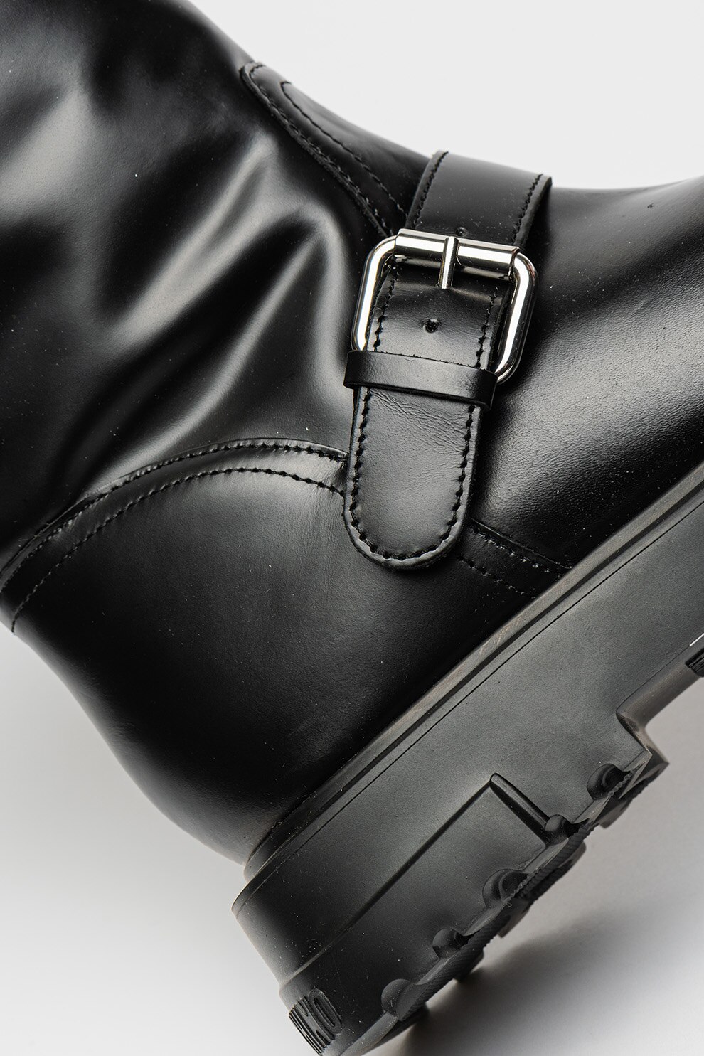 nozominnn♡ Love Moschino, Ghete de piele cu aplicatie metalica, Negru