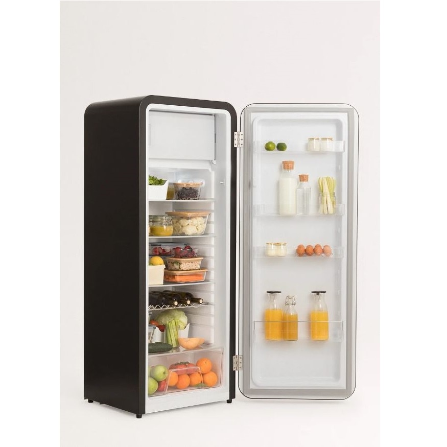 Frigider Retro CREATE, capacitate 281 litri, H 150 cm, congelator 21 litri, temperatura reglabila, 3 rafturi din sticla, 1 raft otel pentru sticle, 4 compartimente pe usa, compartiment fructe/legume, iluminare interioara, maner rose gold, negru